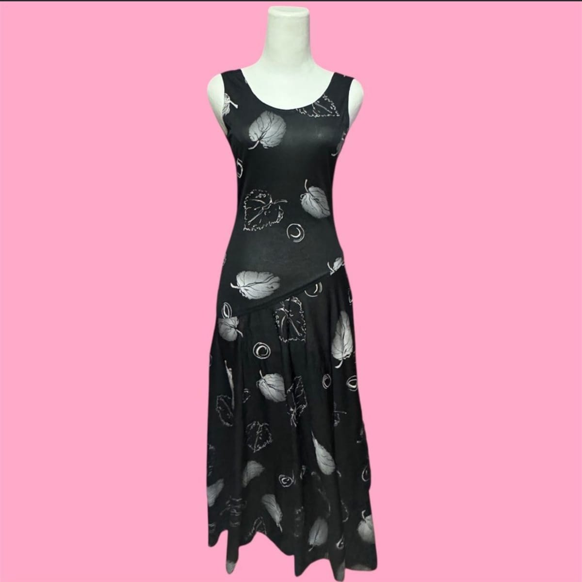 Flowy Black Leaf Print Maxi Dress 