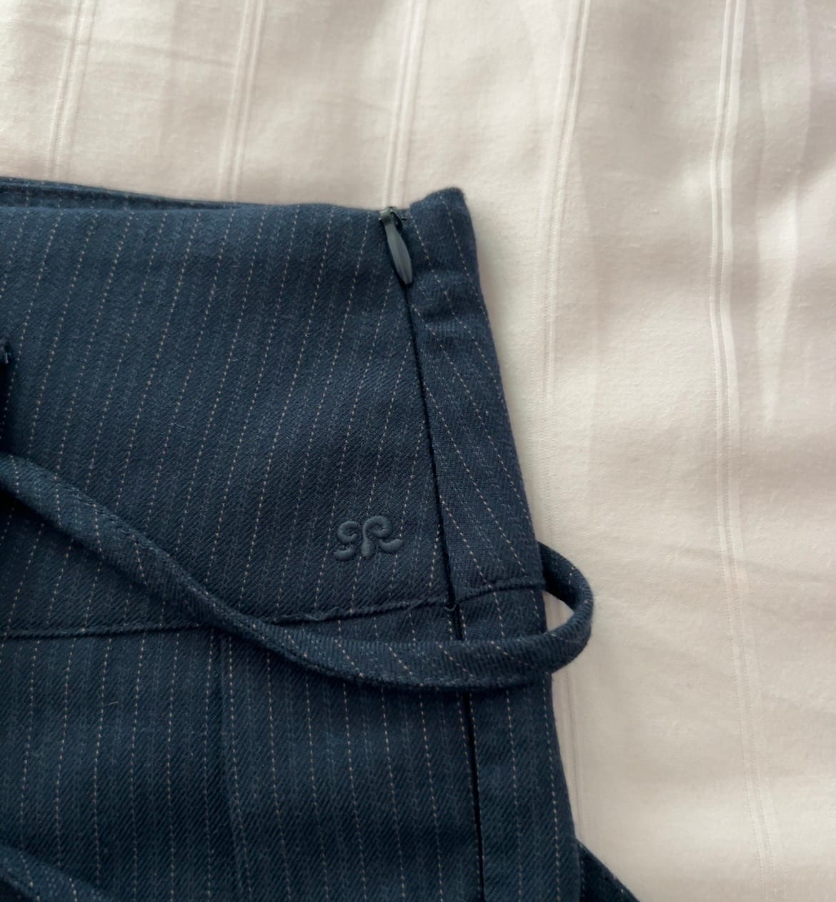 Pull & Bear Pull & Bear Low rise pleated mini skirt navy pinstripe - Photo 4