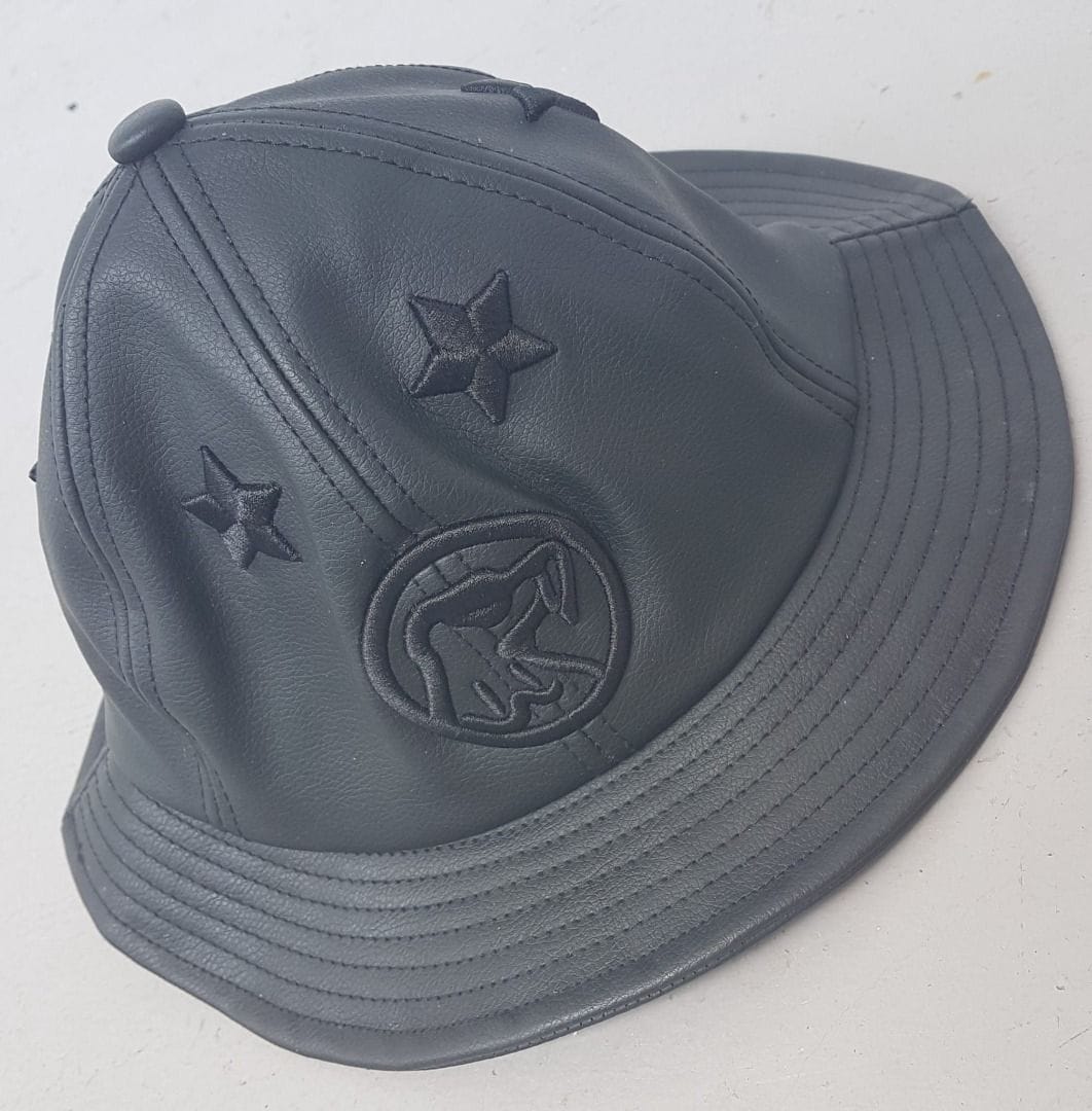 Luxury BOY LONDON Bucket Hat, UNITED KINGDOM, STAR Motif, Cool Black Leather Hat, Shadow Hat, Sleek Model, Urban Style, Sophistication, Timeless Appeal, Hip Hop, Rock Star, Sporty Top, Sailing, Boat, Yacht, Racing, Road Trip, Summer Holiday, Pop Culture - Photo 3