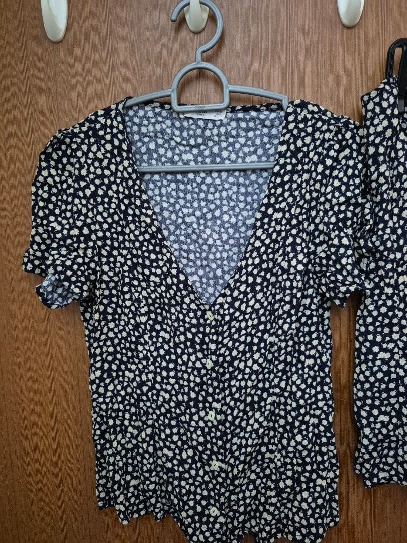 Mango Mango Floral Navy Top & Skirt Set - XS, Super Cute! - Photo 3
