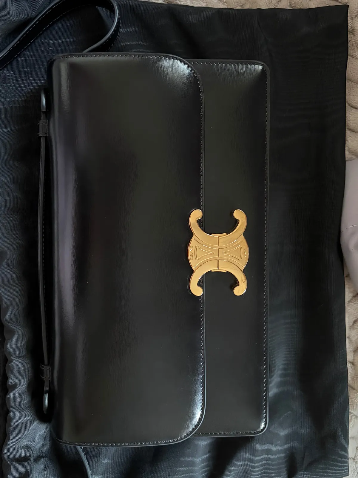 Celine NEGOTIABLE Celine Triomphe Shiny Black Calfskin Folio - Photo 9