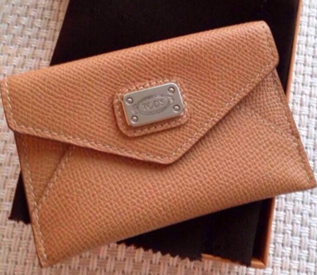 Elegant Tod’s Tan Leather Bag