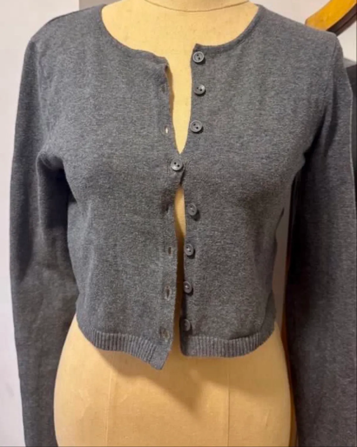Urban Outfitters Cozy Grey Cropped Cardigan - Photo 2