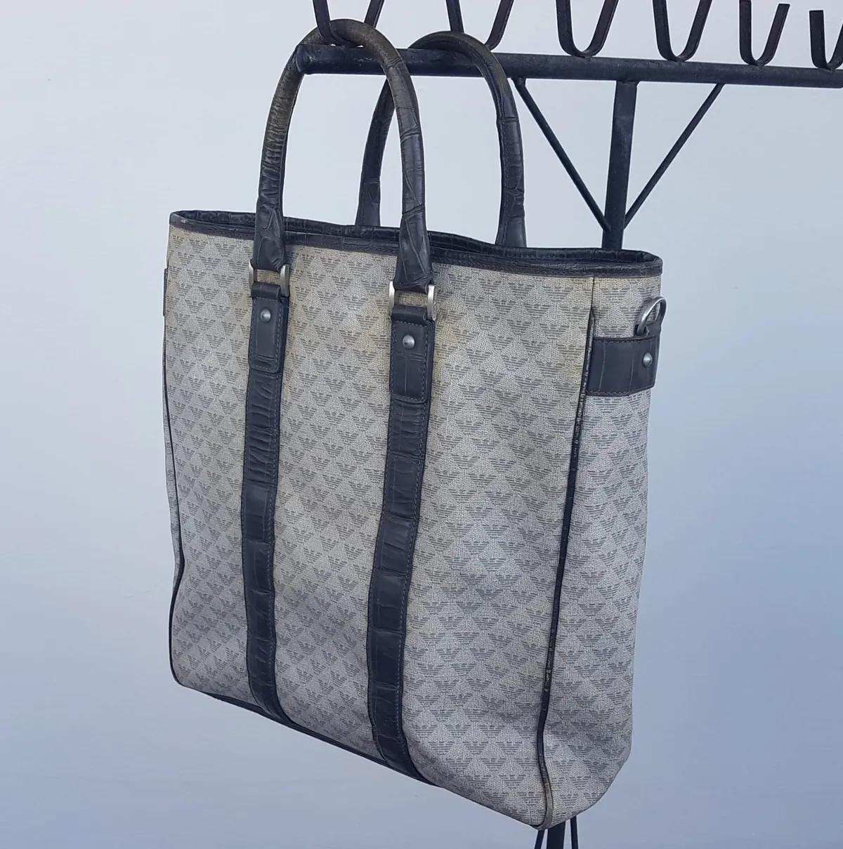 Armani Retro Emporio Armani Tote Bag, Made in ITALY, Armani Monogram, Cool Gray Handbag, Chic Messenger, Luxury Living, Shoulder Sling, Cosmopolitan, Duffel, Spacious Carrier, Urban Style, Haute Couture, Designer Hand Carry, Everyday Bag - Photo 4