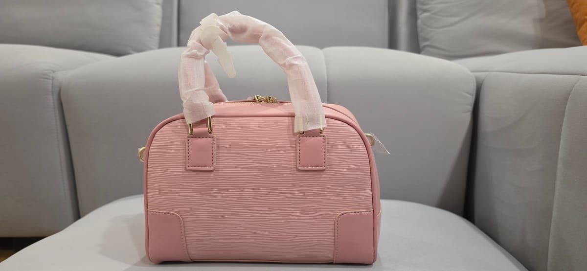 CFOB Closet Full Of Bag CFOB Cute Pink Handbag with Luxe Gold Details - Photo 2