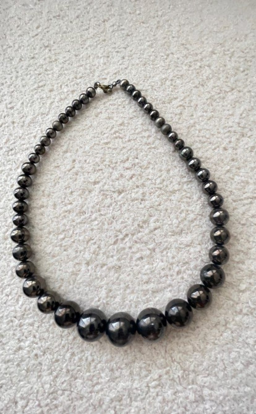 Glossy Black Bead Necklace