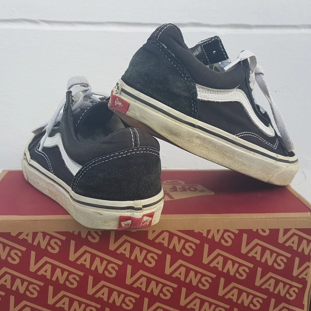 VANS Original Vans Old Skool Shoes, US 7.5, UK 5, EUR 38, CM 24, Iconic Black & White Sneakers, Signature Tonat Side Stripes, OFF THE WALL, Timeless Classic, Pop Culture, Hip Hop, Rock Star, Sophistication, Cult Street Fashion, Everyday Shoes - Photo 4