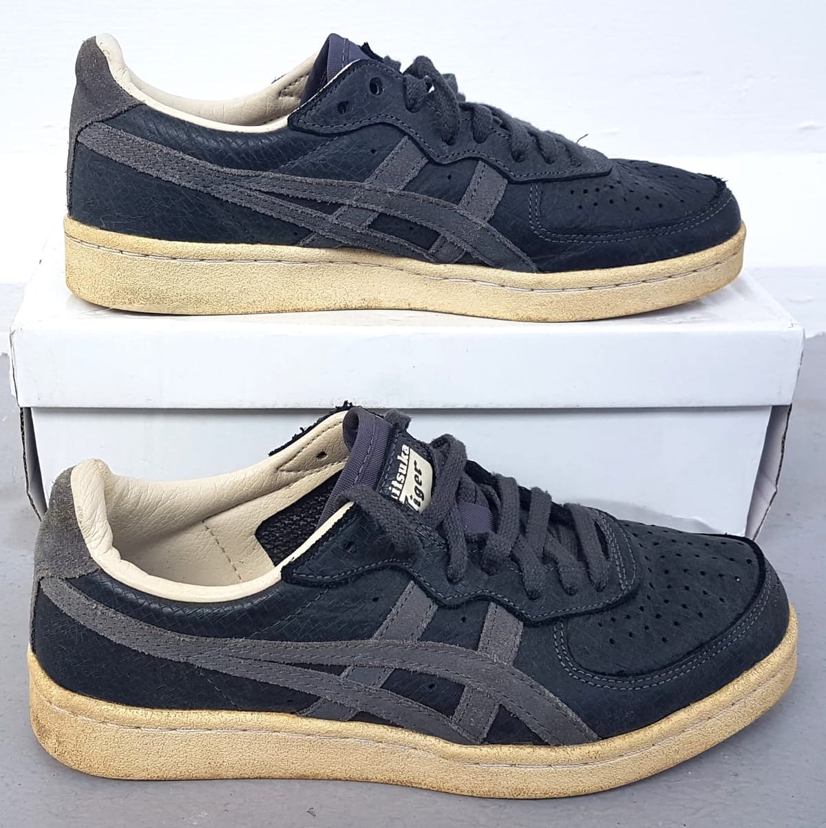 Original Onitsuka Tiger GSM Designer Sneakers, US 5, EU 37.5, CM 23.5, Cosmopolitan, JAPAN, Black Leather Shoes, Gray Stripes, Sleek Tennis Model, Streetwise, Sophistication, Inspirational, RETAIL $230, Roadster, Urban Style, Pop Culture, Luxury Lifestyle