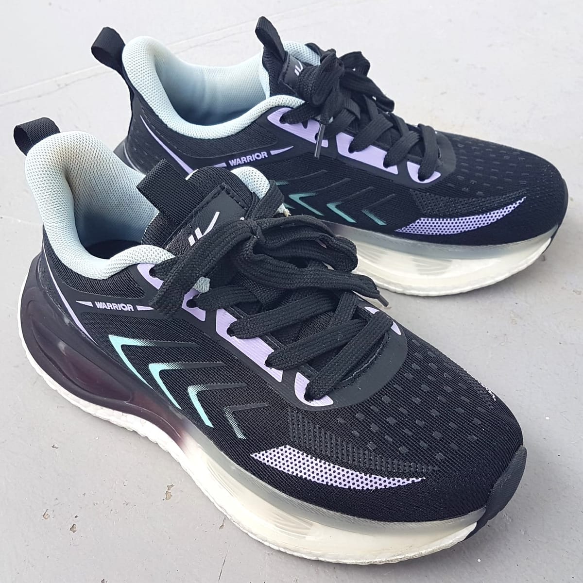 WARRIOR Original WARRIOR Sneakers, Cool Black Shoes with Luminous Accents, Cosmopolitan, US 5, UK 3, EU 36, CN 22.5, Sleek Relaxed Fit Design, Lightweight, Urban Style, Streetwise, Sophistication, Timeless Appeal, Everyday Shoes, Cult Street Fashion - Photo 3