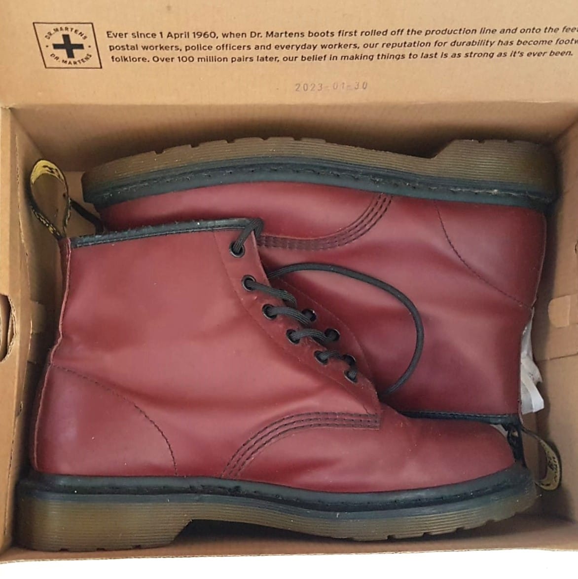 DOC MARTENS Vintage Dr. Martens 1460 Cherry Red Smooth Leather Lace Up Boots, US 9, UK 8, EU 42, Cosmopolitan, Doc Martens AirWair Model, Air Cushion Sole, Luxury Lifestyle, Timeless Classic, Nostalgic Appeal, Pop Culture, Hip Hop, Rock Star, Urban Style - Photo 4