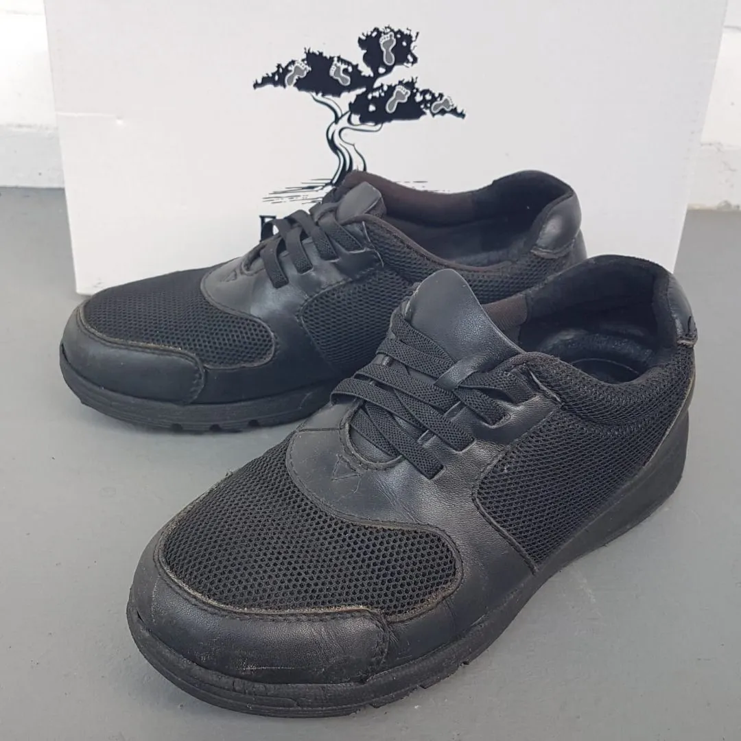 Original FOOT TREE Nursing Shoes, US 7, EU 36.5, Black Working Shoes, Mix of Leather & Mesh Shoes, Cosmopolitan, Pharmacy, Retail, Hospitality, Healthcare, Comfortable Footwear, Slip-On, Timeless Classic, Sophistication, Cult Street Fashion, Urban Living - Photo 5