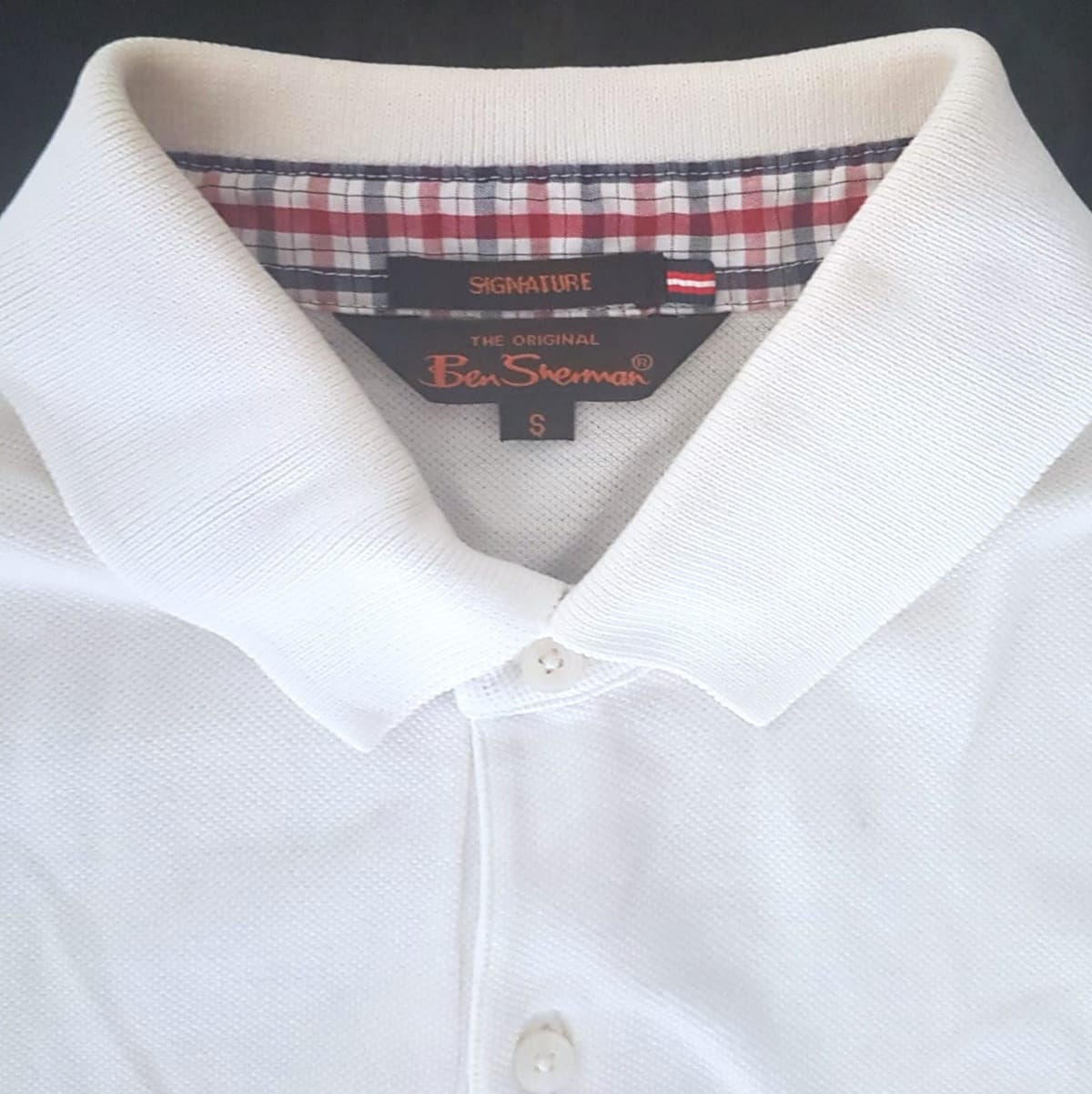 Ben Sherman Original BEN SHERMAN Polo Shirt, Cool WHITE Top, Signature Model, Cosmopolitan, Sleek 2 Buttons Shirt, UK Union Jack Flag, English Classic, Luxury Lifestyle, Urban Living, Streetwise, Sophistication, Timeless Appeal, Pop Culture, Cult Street Fashion - Photo 7