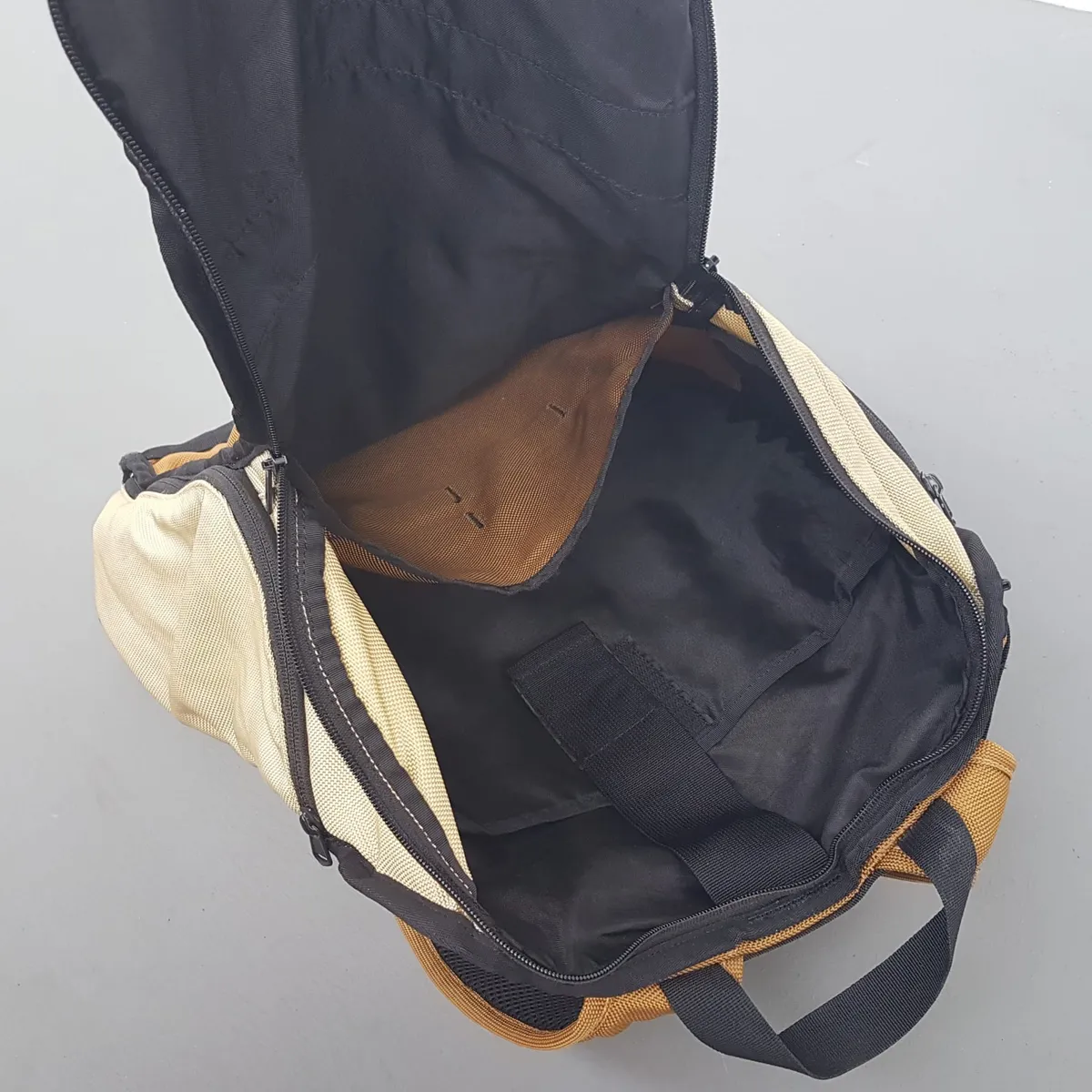 TIMBUK2 Original TIMBUK2 Backpack, Travel Pack, 2-Tone Vibrant Orange & Khaki Haversack, Stylish Rucksack, Cool Carrier, Overnight Bag, Campus, Work, Backpacker, Weekender, Versatile Design, Urban Style, Sophistication, Streetwise, Outdoor Gear, Everyday Fashion - Photo 6