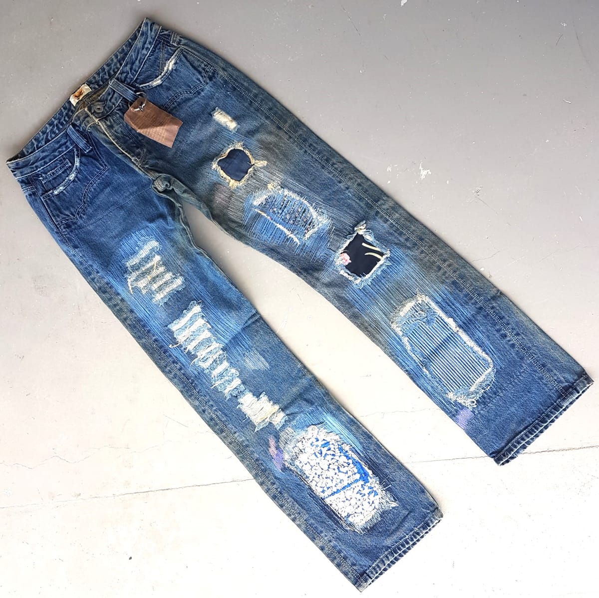 ANTIK Vintage ANTIK Denim Jeans, Made in USA, Cool Distressed Patchwork Bottoms, Size 28, Cosmopolitan, Unique Custom Handmade Designer Wear, Sophistication, Nostalgic Appeal, Retro Pants, Timeless Classic, Luxury Living, Pop Culture, Cult Street Fashion - Photo 4