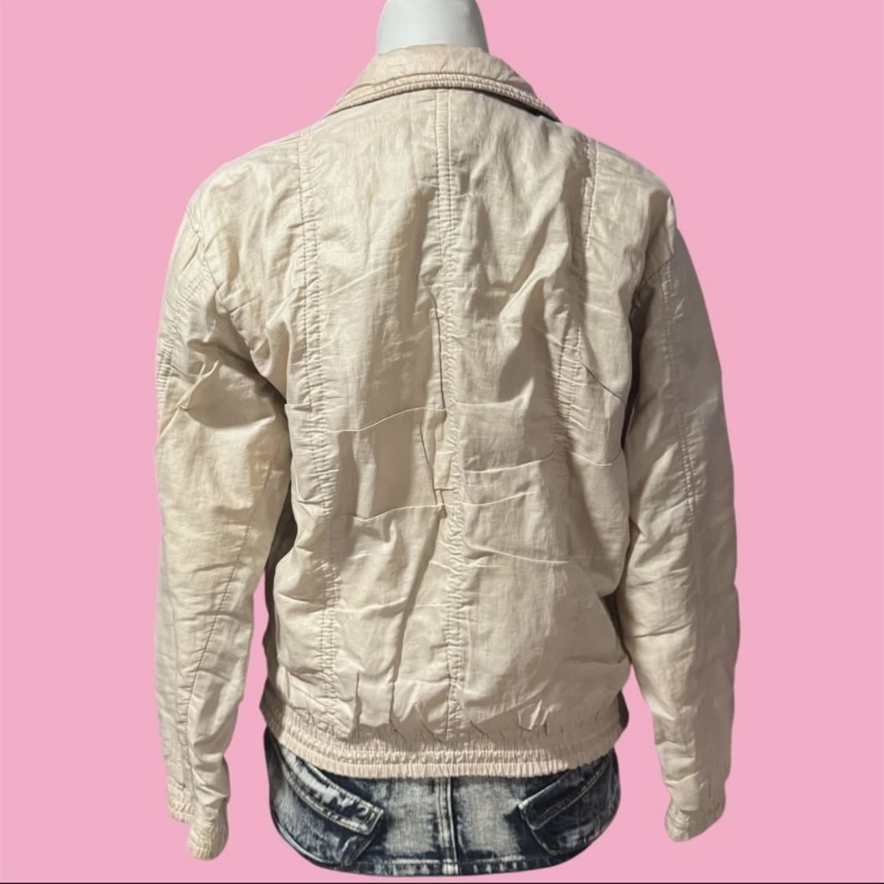 vintage beige khaki bomber puffer jacket with purple lining - Photo 2