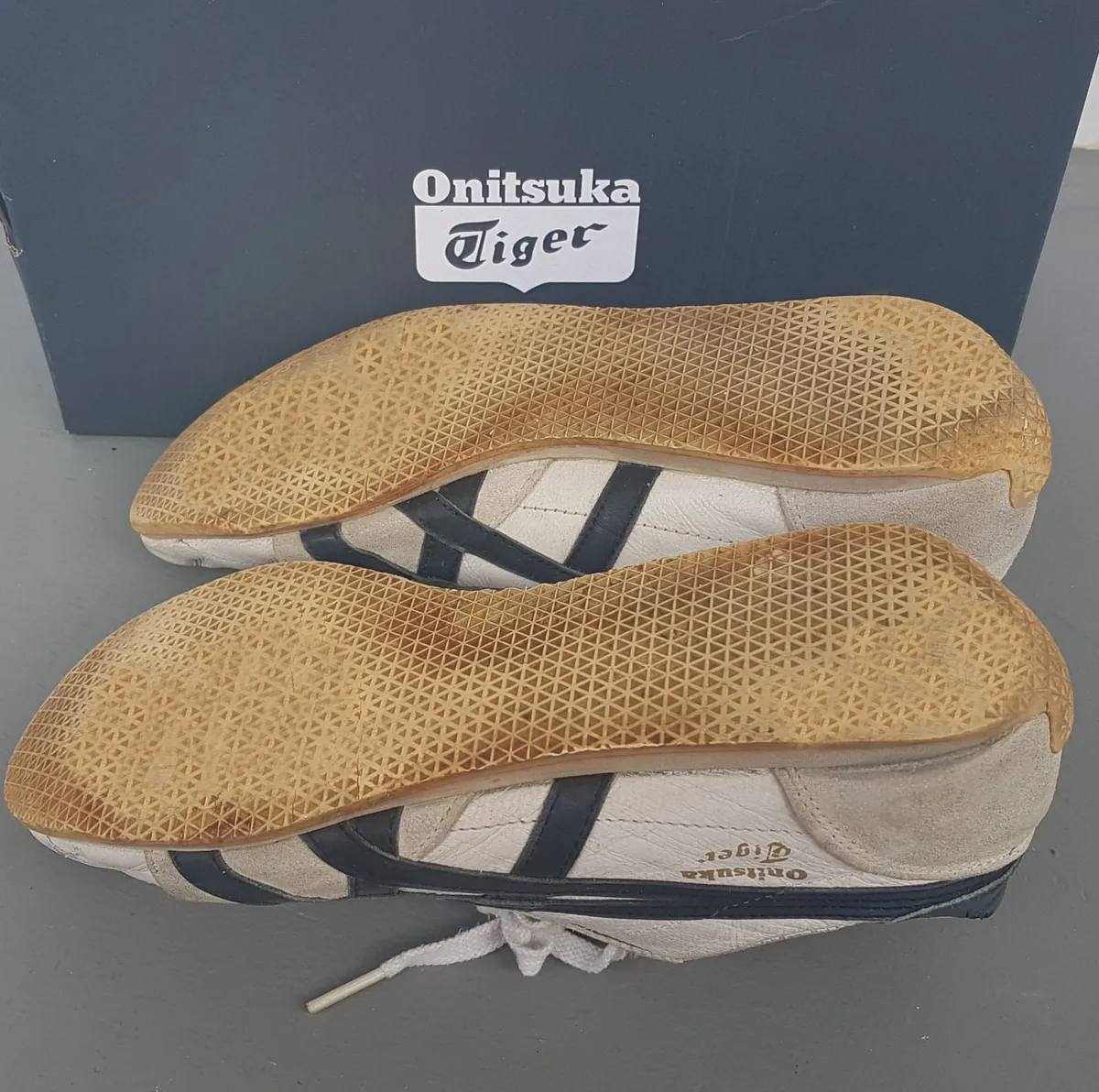 Onitsuka Tiger Onitsuka Tiger Sneakers, RUNSPARK Model, US 7.5, EU 40.5, CM 25.5, Low Top Shoes in White Cream, Blue Onitsuka Tiger Stripes, JAPAN, Cosmopolitan, Cult Street Fashion, Everyday Footwear, Pop Culture, Sophistication, Streetwise, Roadster - Photo 10