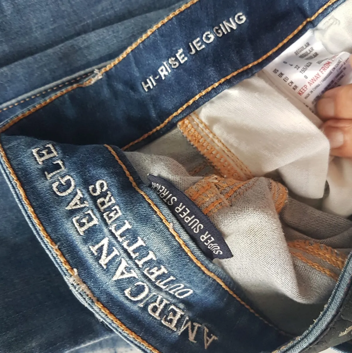 American Eagle Outfitters Original American Eagle Outfitters Denim Jeans, Hi-Rise Jegging, Super Super Stretch, US 0, UK 4, EU 32, AEO SA TEEN, Cool Distressed Bottoms, Bootcut, Destroyed Knees Model, Sophistication, Pop Culture, Hip Hop, Rock Star, Timeless Classic, Urban Style - Photo 3