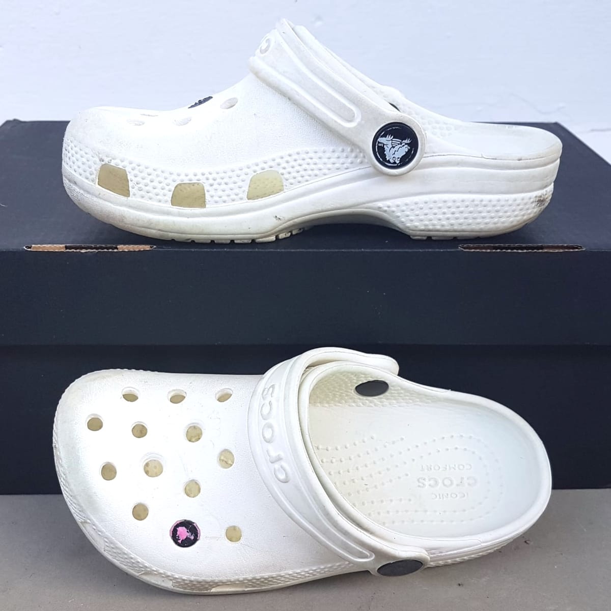 CROCS Original CROCS Clogs, Creamy White Model, Cosmopolitan, Children Size 11, Classic Crocs Clogs Sandals, Unique Designer Shoes, Sliders, Slip-on, Fun Footwear, Urban Style, Timeless Appeal, Cult Street Fashion, Pop Culture, Everyday Shoes - Photo 6
