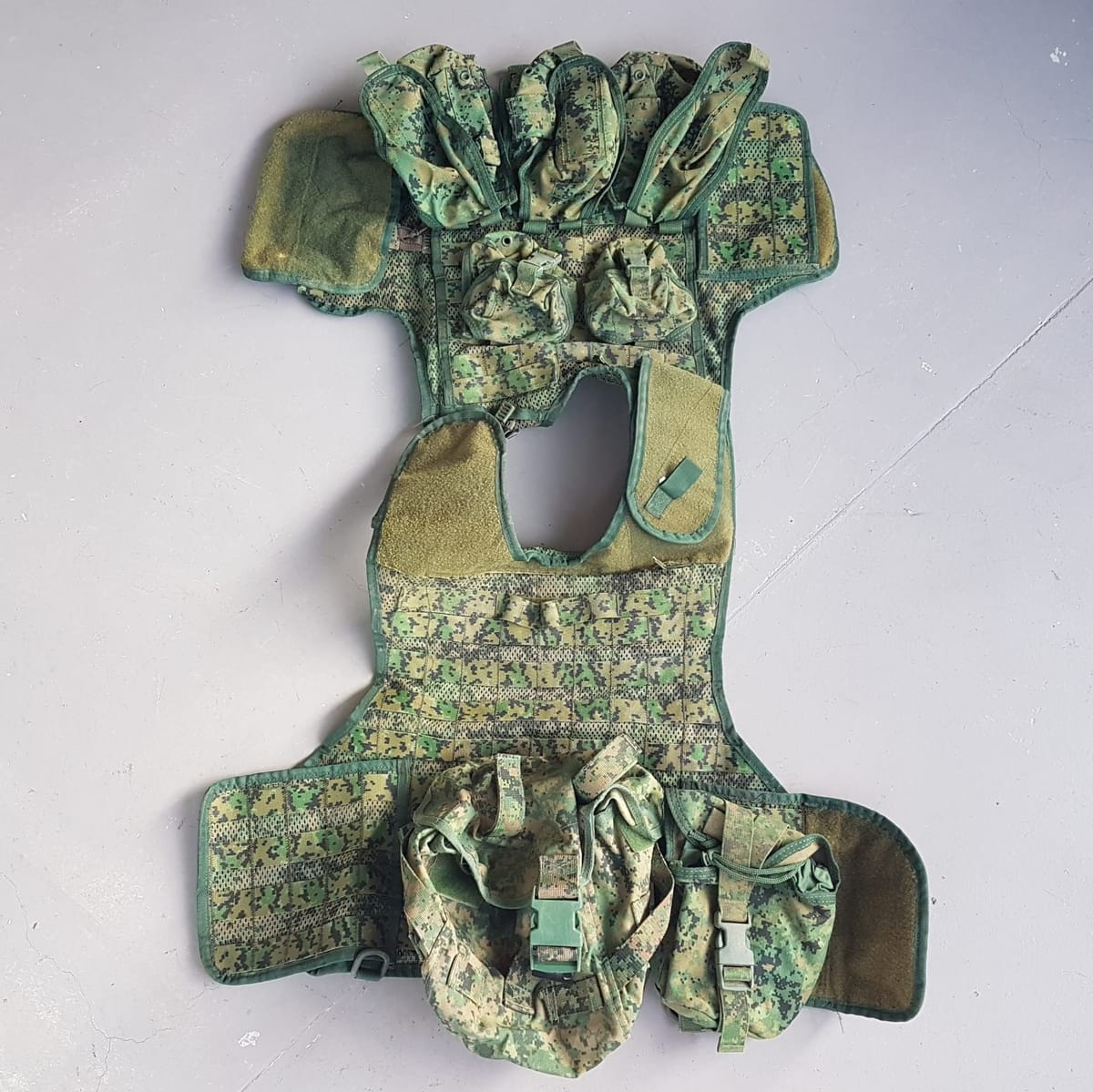 Retro LBS, Hip Belt Harness, Combat SBO, Load Bearing System, Airsoft, Cosplay, Reservists, Movie Props, Military Tactical Chest Rig Vest, Integrated Load Bearing Vest, Vintage ILBV, Rare Collectibles, Souvenir Hunter, Decorative Display, Studio Exhibit, Showpiece - Photo 4