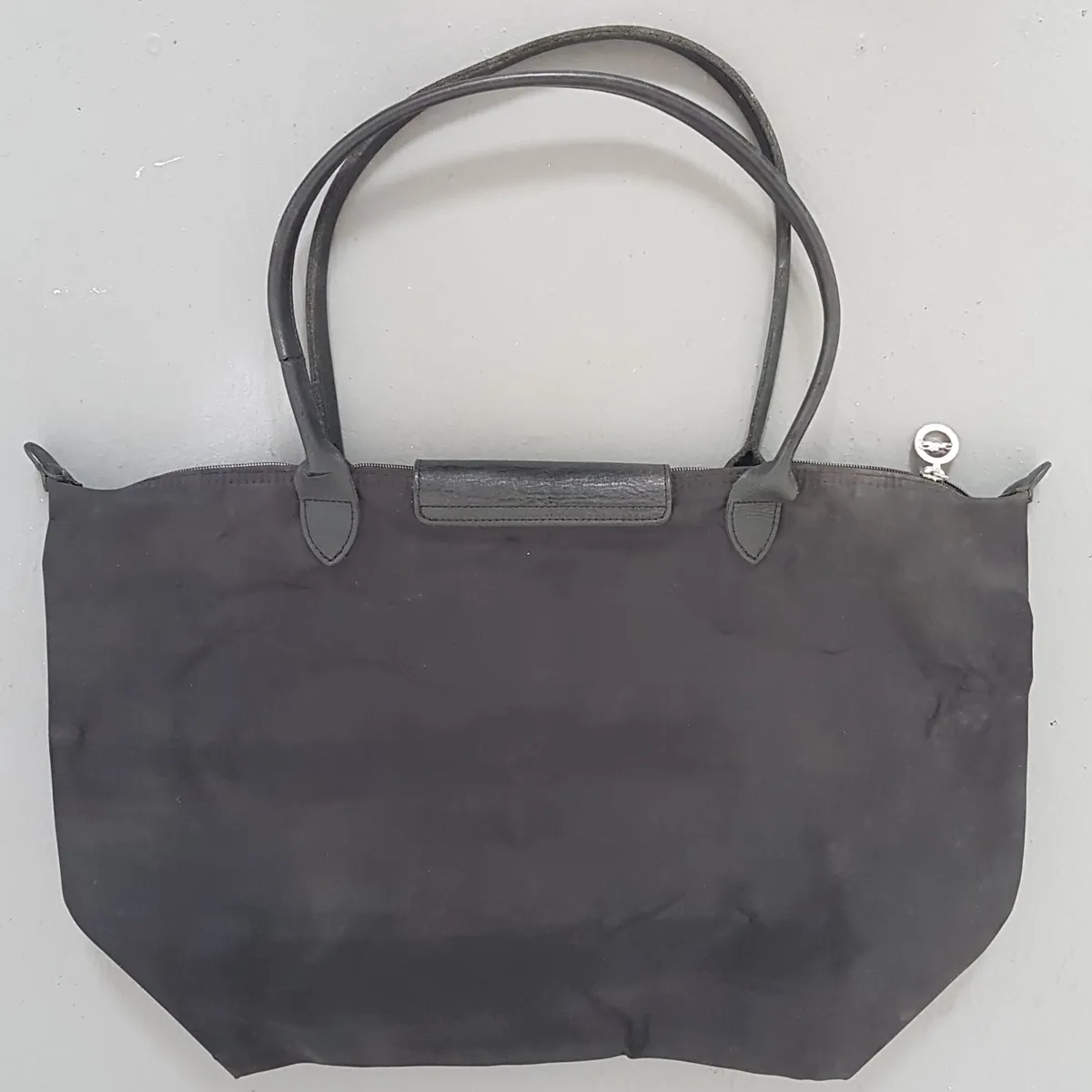 LONGCHAMP Original LONG CHAMP Tote Bag, Black Longchamp Le Pliage Nylon Handbag, Shoulder Straps, Snap-Flap Closure, Cosmopolitan, Haute Couture, Luxury Bag, Urban Style, Pop Culture, Sophistication, Streetwise, Your Everyday Bag - Photo 2