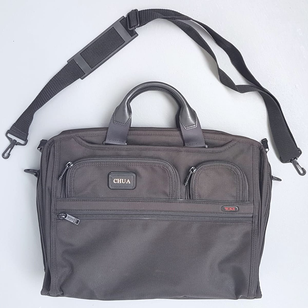 Original TUMI Briefcase, with Sling, Cosmopolitan, Sleek CHUA Model, Alpha 3 Expandable Organizer, Continental, Gen 4.3 Ballistic Compact Large 17.5” Laptop Briefcase, Luxury Business Bag, Attache Case, Timeless Appeal, Urban Style, RETAIL >$800