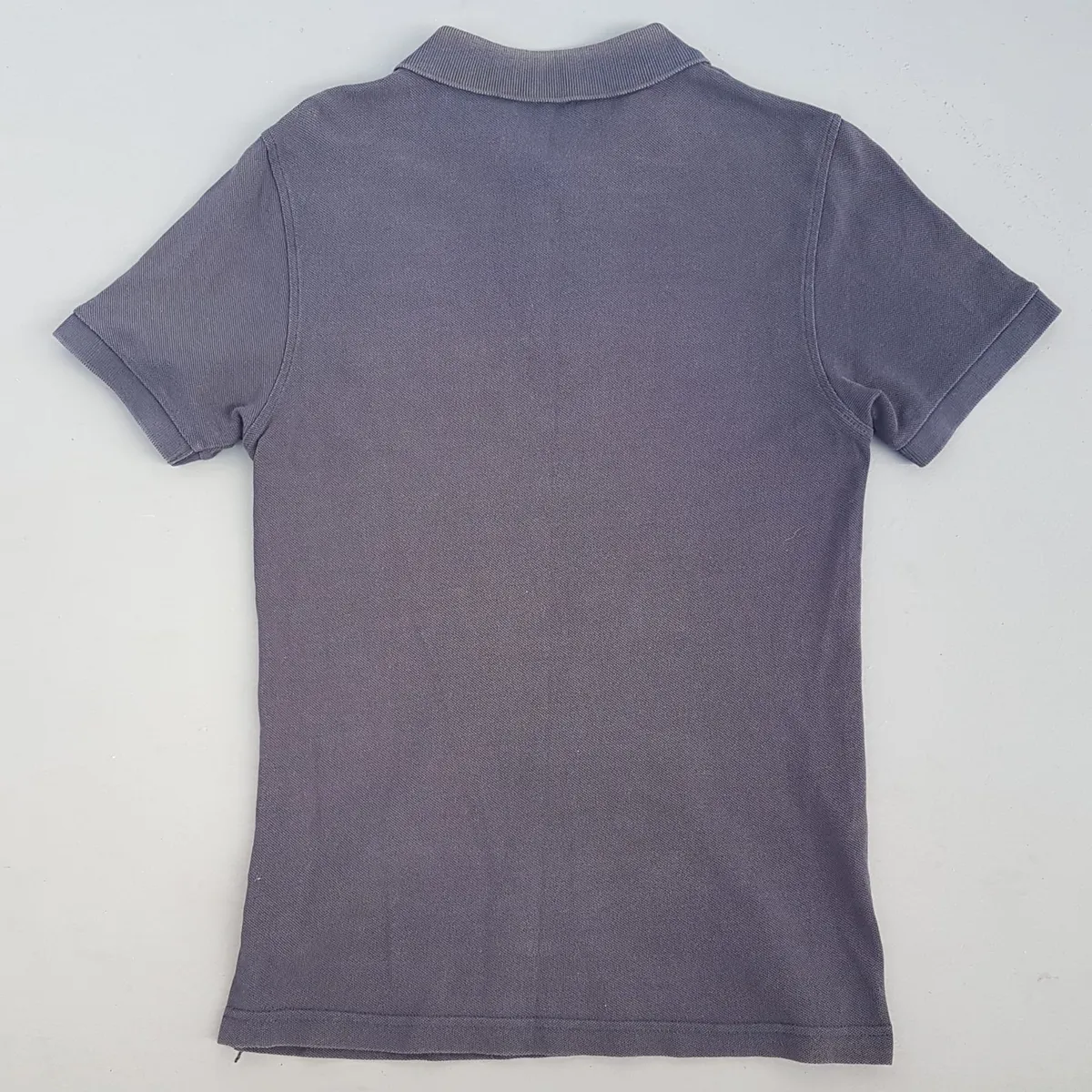 Burberry Original BURBERRY LONDON Polo Shirt, Cool Big Logo Gray Top, Iconic Embroidered Equestrian Knight Logo, 2 Buttons Polo Shirt, Burberry Tag, Luxury Lifestyle, Urban Style, Sophistication, Streetwise, Pop Culture, Summer Holidays, Timeless Appeal - Photo 2