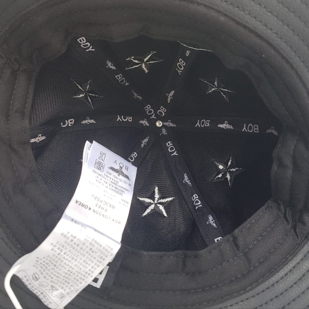 Luxury BOY LONDON Bucket Hat, UNITED KINGDOM, STAR Motif, Cool Black Leather Hat, Shadow Hat, Sleek Model, Urban Style, Sophistication, Timeless Appeal, Hip Hop, Rock Star, Sporty Top, Sailing, Boat, Yacht, Racing, Road Trip, Summer Holiday, Pop Culture - Photo 2