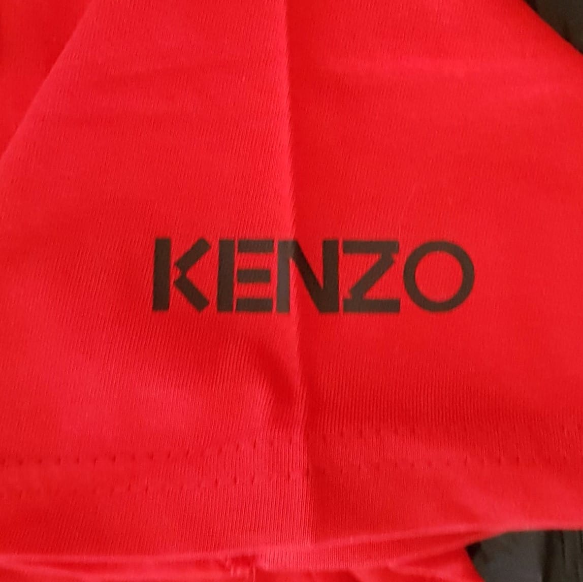 KENZO Retro KENZO Designer T-Shirt, Stunning RED Tee, Cosmopolitan, MEDIUM TIGER Graphic Top, Art décor TIGER Top, Sleek Fashion Wear, Eye-Catching, Streetwise, Sophistication, Pop Culture, Hip Hop, Rock Star, Luxury Living, Urban Style, Timeless Appeal - Photo 9
