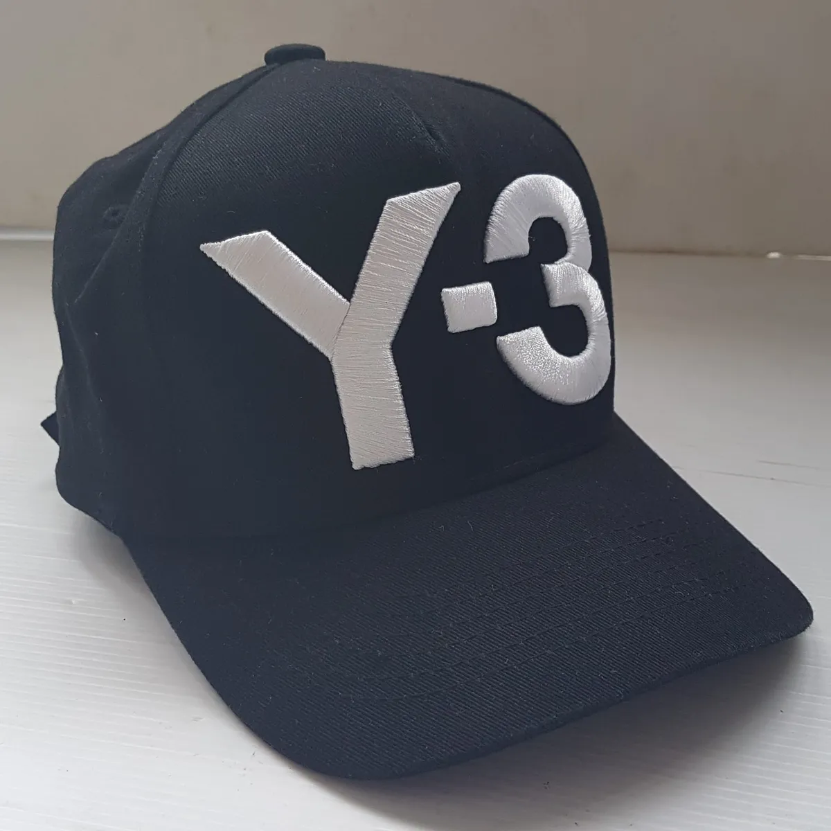Adidas Retro Y-3 Baseball Cap, Adidas Y3 by Yohji Yamamoto, JAPAN, Cool Black Model, White Y-3 Embroidered Logo, Cosmopolitan, Adjustable Backstrap, Jockey Cap, Luxury Living, Sophistication, F1 Racing, Car Rally, Roadster, Cult Street Fashion, Summer Holidays - Photo 3