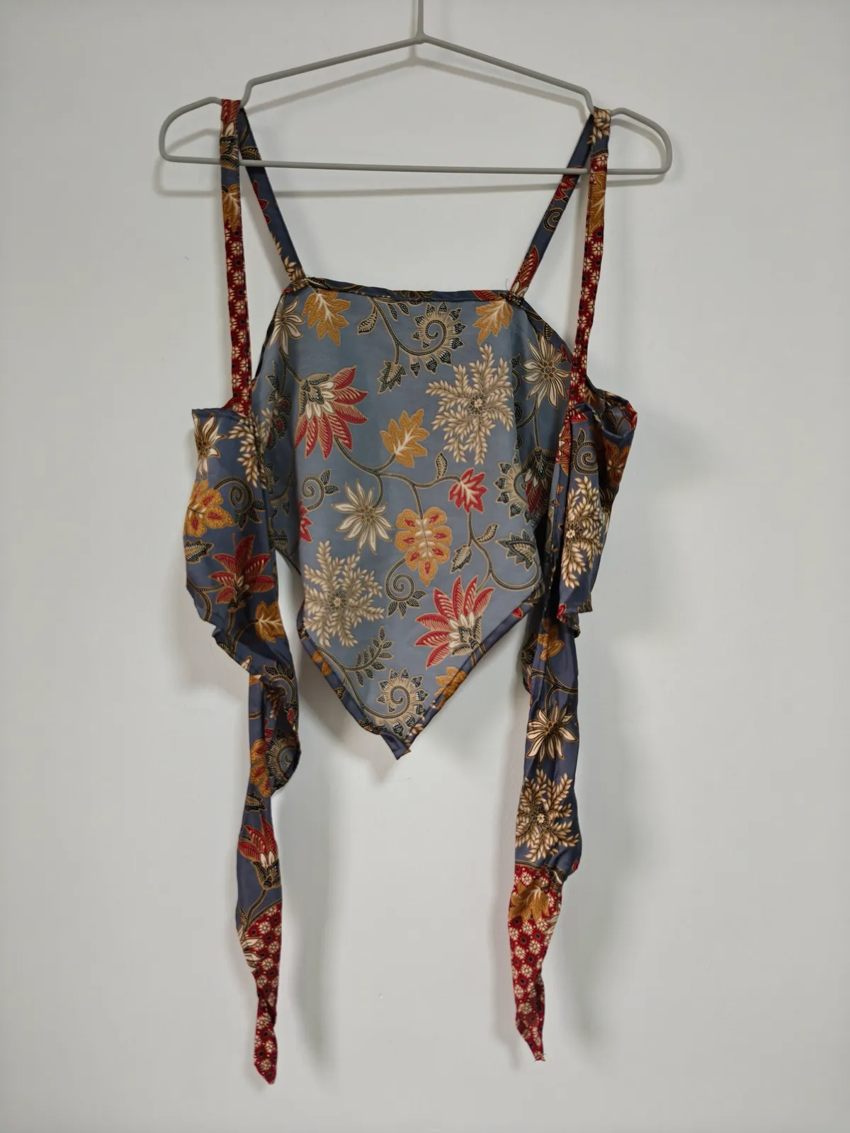 Chic Batik Print Tie-Back Crop Top - Photo 4