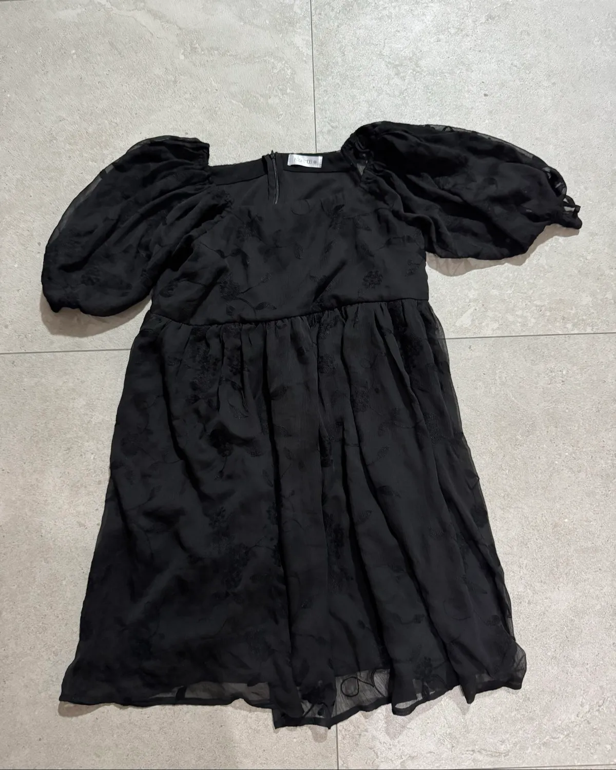 Fashmob Chic Black Puff Embroidery Sleeve Dress