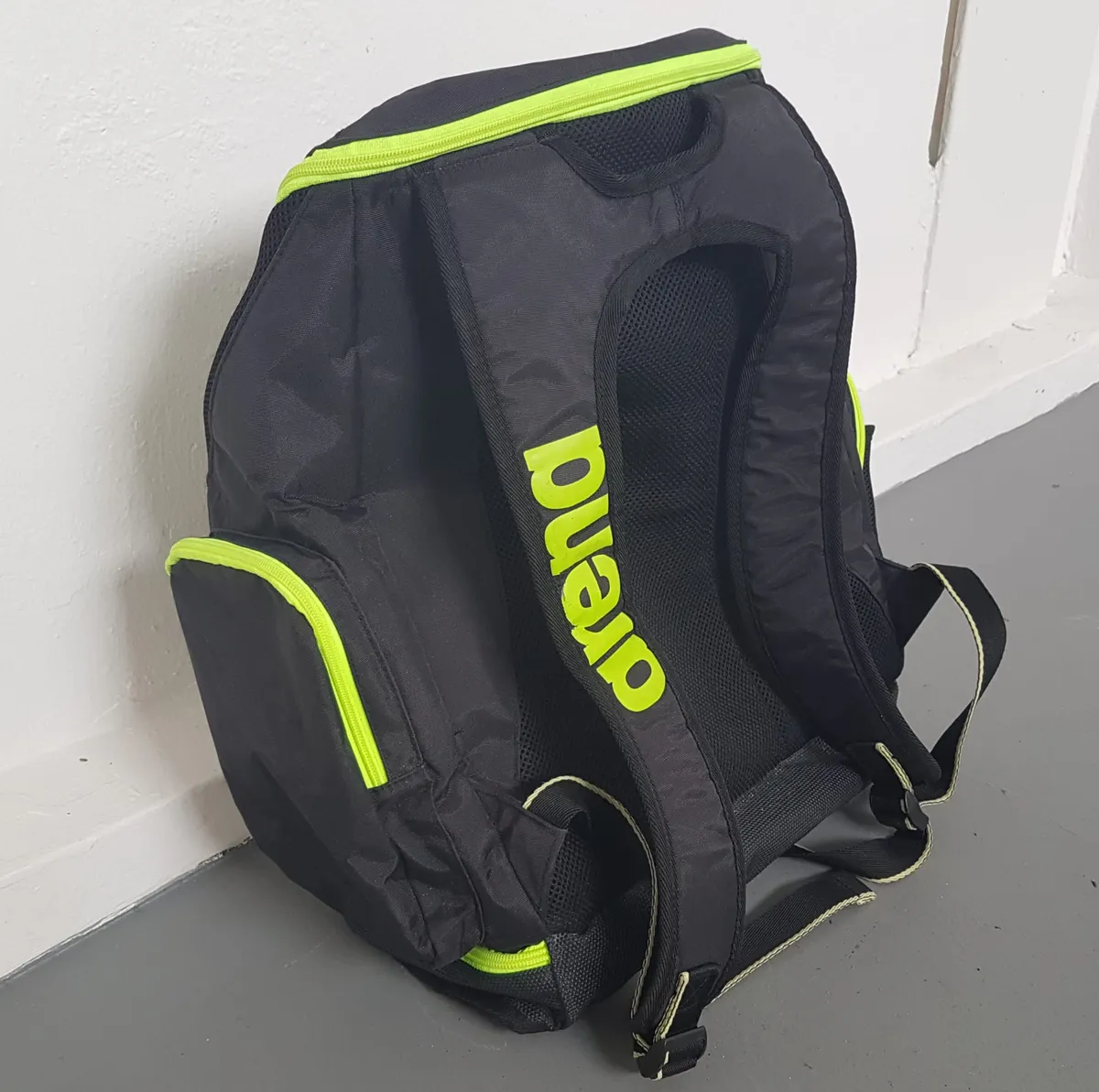 ARENA Original Arena Spiky 2 Large Fluro Yellow Backpack, 40 Liter Haversack, Travel Pack, Cosmopolitan, Sleek Designer Bag, U-Shaped Top Opening, Extra Bottom Compartment, Padded Straps, Sophistication, Pop Culture, Urban Style, Timeless Appeal, Everyday Bag - Photo 10