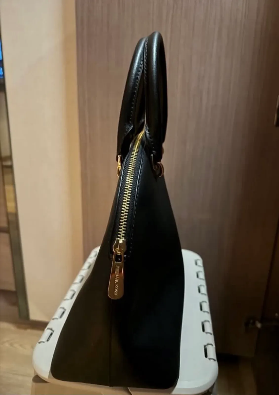 Michael Kors Chic Michael Kors Black Leather Handbag - Photo 2
