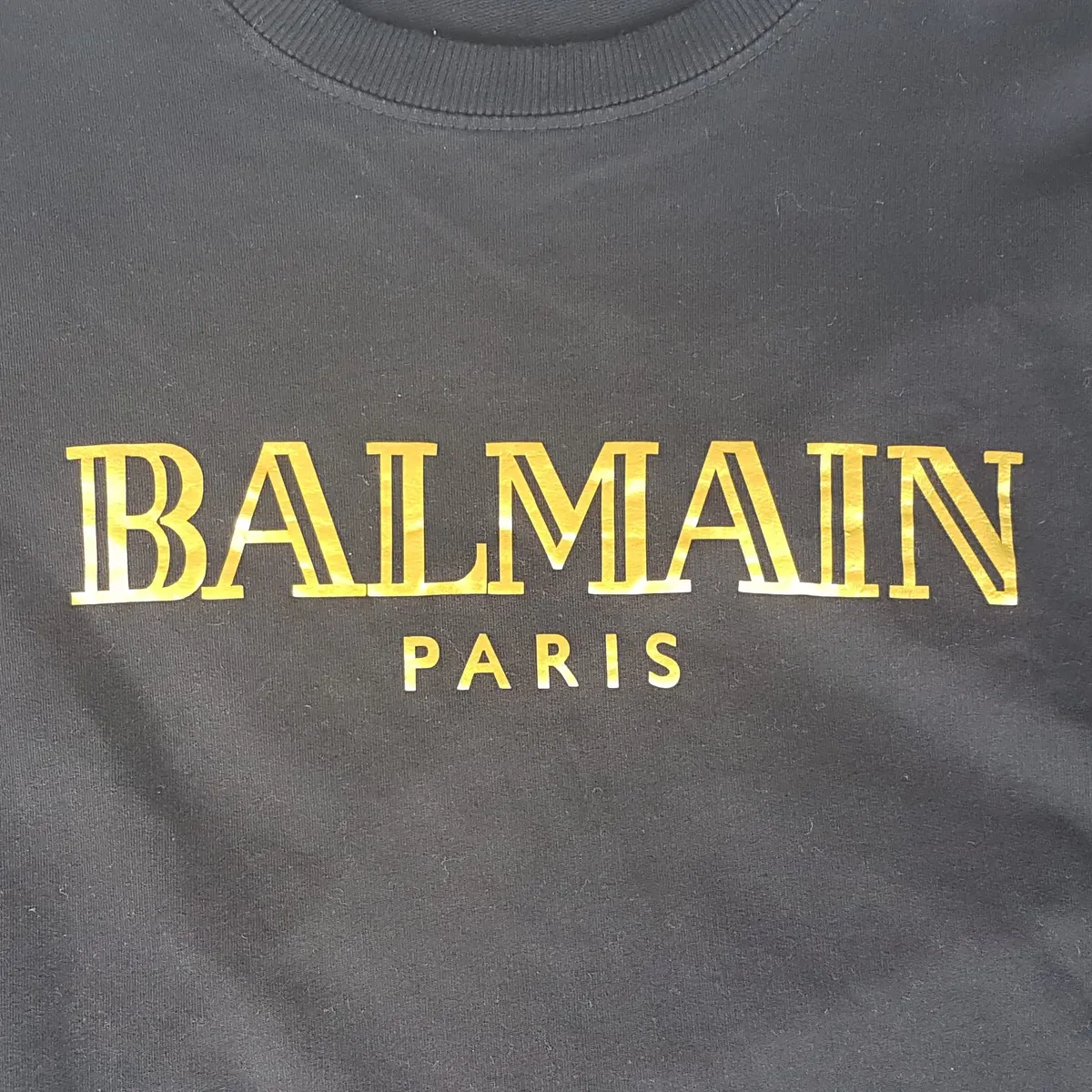 BALMAIN BALMAIN Paris Pullover, Black Sweater, Gold Accents, Pierre Balmain Luxury House, Cosmopolitan, Trendy LARGE Jumper, Cool Outerwear, Sleek Designer BALMAIN, Timeless Appeal, Urban Style, Sophistication, Travel Essentials - Photo 2