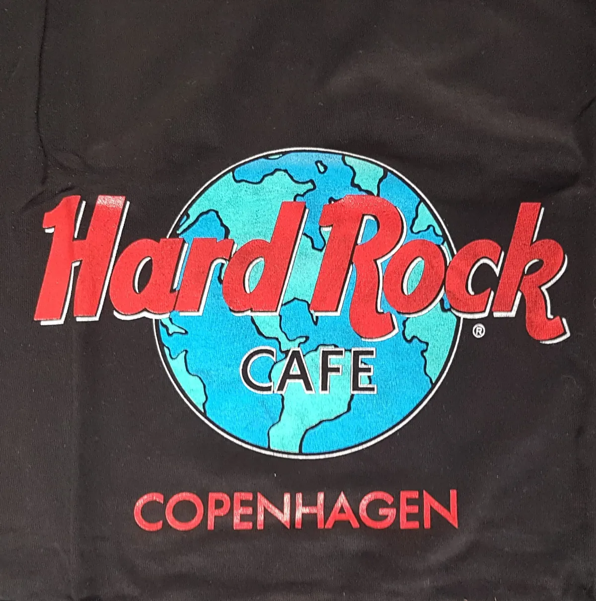 Hard Rock Cafe Retro Hard Rock Cafe Copenhagen T-Shirt, Black Crewneck Tee, MEDIUM Top, Classic Globe Logo, Souvenir, Cosmopolitan, Urban Style, Timeless Appeal, Ready-to-wear, Sophistication, Pop Culture, Hip Hop, Rock Star, Cult Street Fashion, Summer Holiday - Photo 2