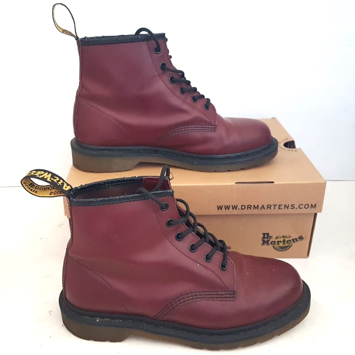 DOC MARTENS Vintage Dr. Martens 1460 Cherry Red Smooth Leather Lace Up Boots, US 9, UK 8, EU 42, Cosmopolitan, Doc Martens AirWair Model, Air Cushion Sole, Luxury Lifestyle, Timeless Classic, Nostalgic Appeal, Pop Culture, Hip Hop, Rock Star, Urban Style - Photo 7