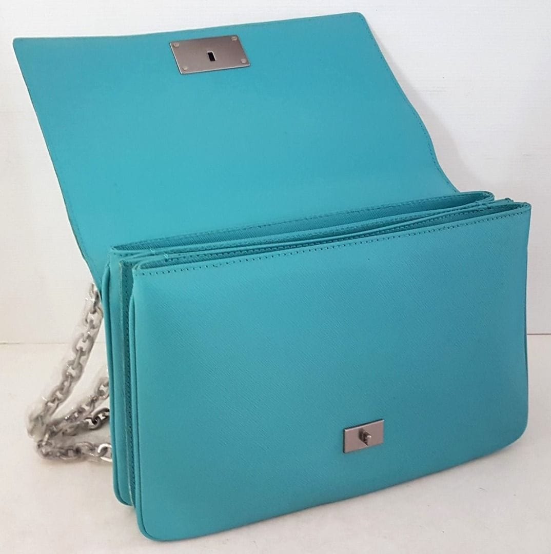 Prada PRADA Vitello Sling Bag, Original Prada Metal Closure, Prada Accordion Lock & Key Model, Made in ITALY, Retail $2400, Chain Strap, Leather Handbag, Sleek Design, Sophistication, Streetwise, Timeless Classic, Luxury Lifestyle, Pop Culture, Catwalk, Runway - Photo 6