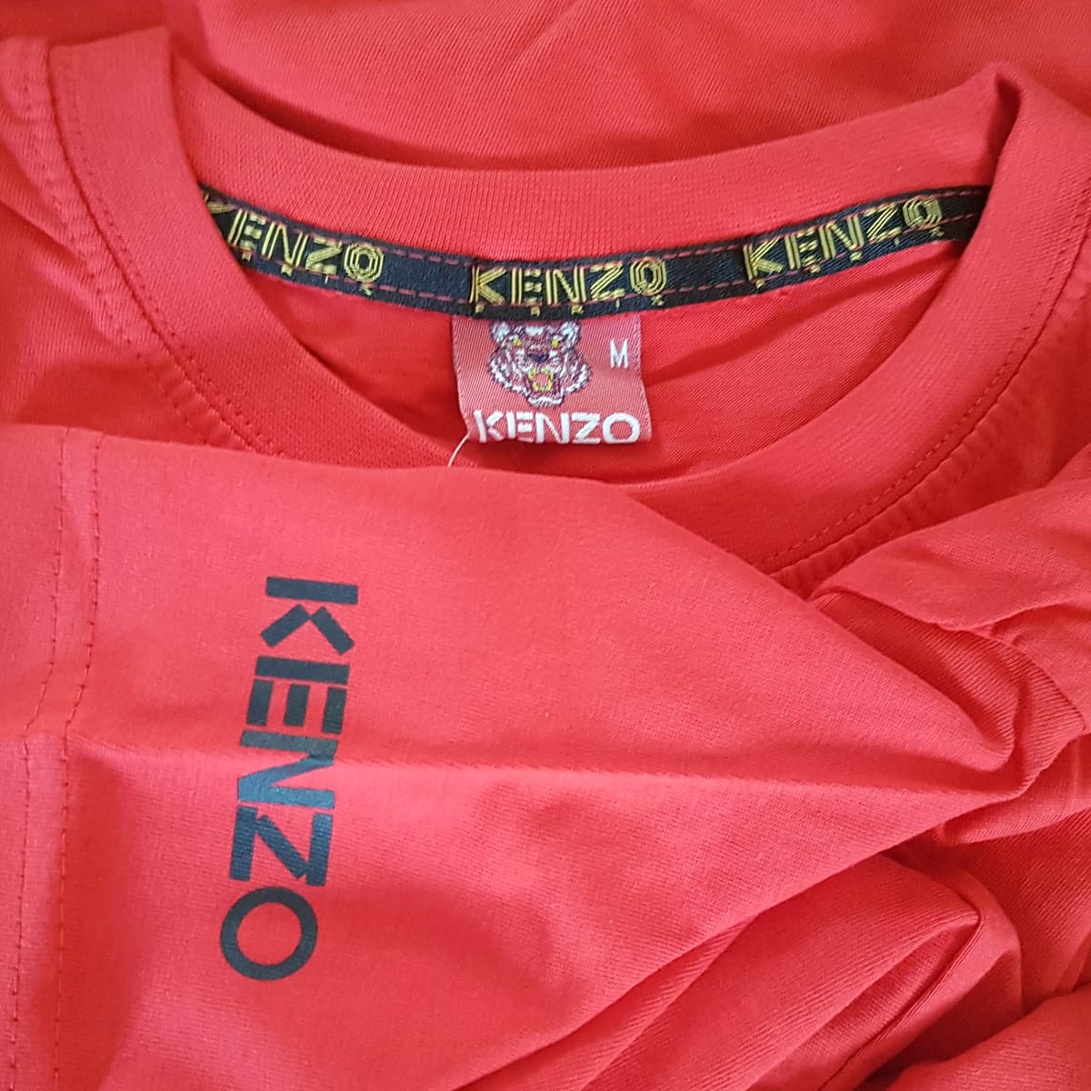 KENZO Retro KENZO Designer T-Shirt, Stunning RED Tee, Cosmopolitan, MEDIUM TIGER Graphic Top, Art décor TIGER Top, Sleek Fashion Wear, Eye-Catching, Streetwise, Sophistication, Pop Culture, Hip Hop, Rock Star, Luxury Living, Urban Style, Timeless Appeal - Photo 8