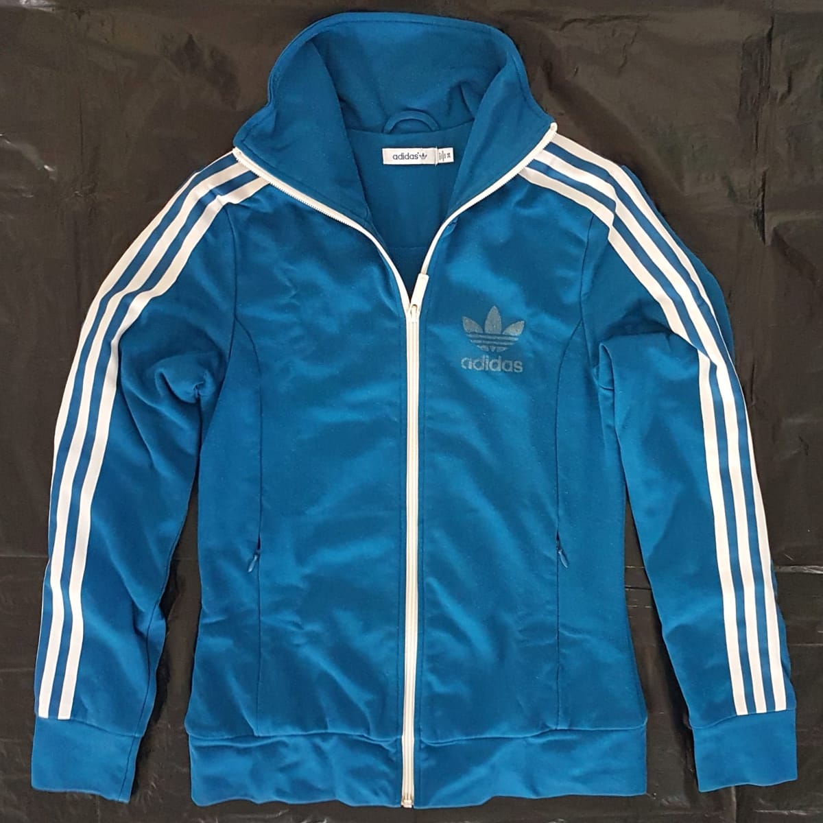 Adidas Vintage Adidas Tracksuit, Retro Sky Blue Zipper Jacket, Cosmopolitan, High Collar Coat, Cool Biker Jacket, Sleek ADIDAS Outerwear, Sophistication, Roadster, Travel Essentials, Backpackers, Streetwise, Pop Culture, Geek, Cult Street Fashion - Photo 2