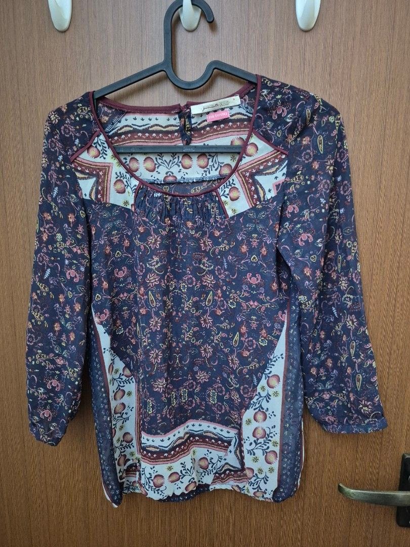 Bershka XS Floral Long-Sleeve Top 🌸