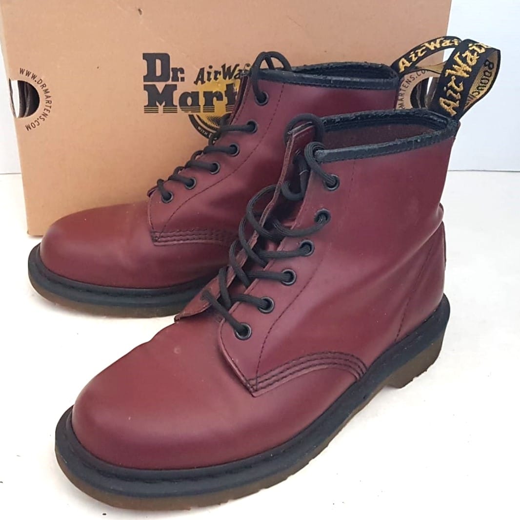 DOC MARTENS Vintage Dr. Martens 1460 Cherry Red Smooth Leather Lace Up Boots, US 9, UK 8, EU 42, Cosmopolitan, Doc Martens AirWair Model, Air Cushion Sole, Luxury Lifestyle, Timeless Classic, Nostalgic Appeal, Pop Culture, Hip Hop, Rock Star, Urban Style - Photo 10