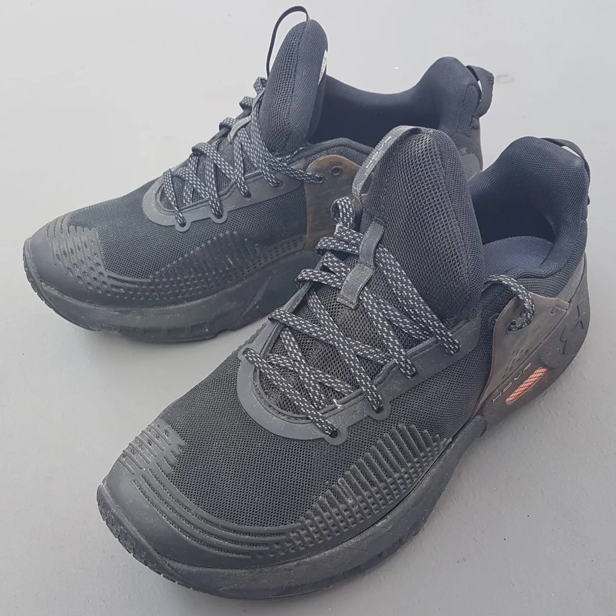 UNDER ARMOUR Original UA HOVR™ Apex Training Shoes, US 10, UK 9, EUR 44, CM 28, UA Black Sneakers, Orange Accents, Cosmopolitan, Versatile Cross Trainer, Urban Style, Soft Running Cushioning, Weightlifting Stability, Timeless Appeal, Pop Culture, Cult Street Fashion - Photo 4