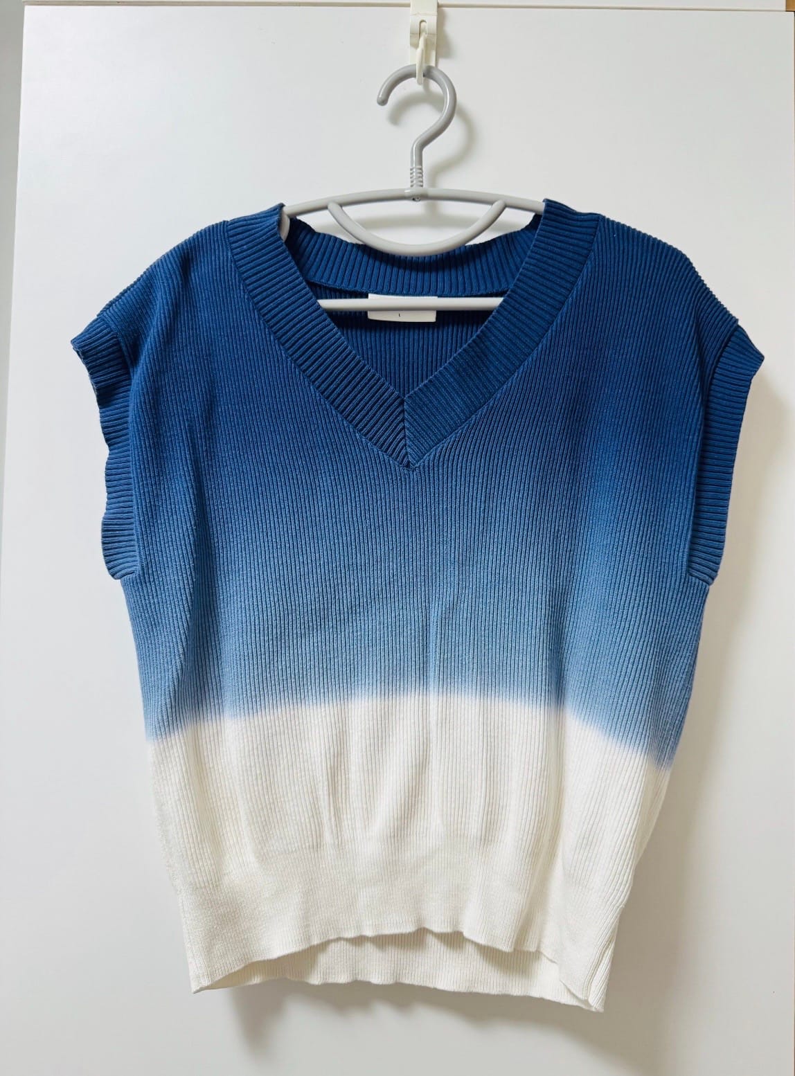 TRT Dip Dye V-neck Knit top