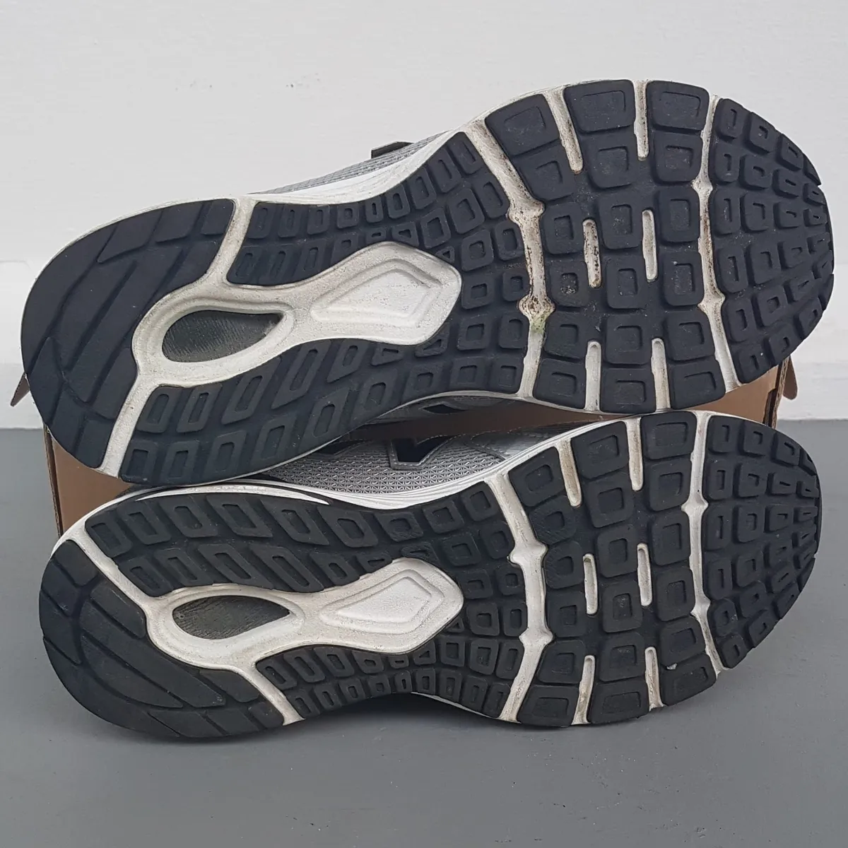 New Balance NEW BALANCE Running Shoes, Original NB 565 V7 TECHRIDE Model, US 9.5, UK 9, EU 43, CM 27.5, Cosmopolitan, Cool Silver & Black Design, ABZORB Cushioning, Sophistication, Stylish & Inspirational, Urban Style, Timeless Appeal, Everyday Shoes - Photo 3