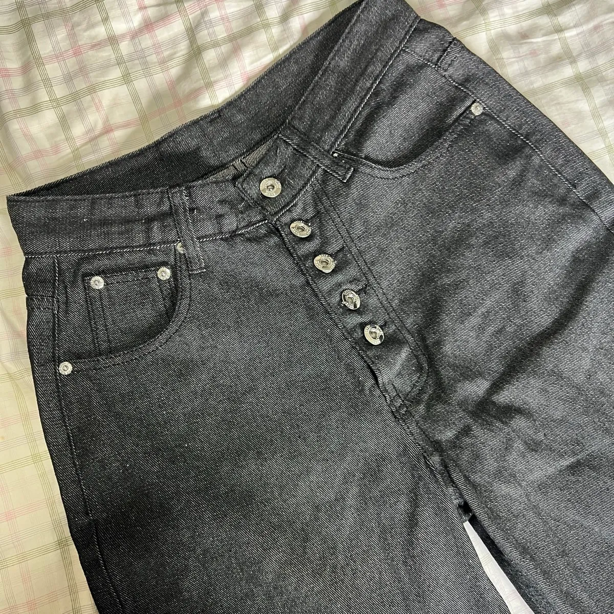Button Jeans