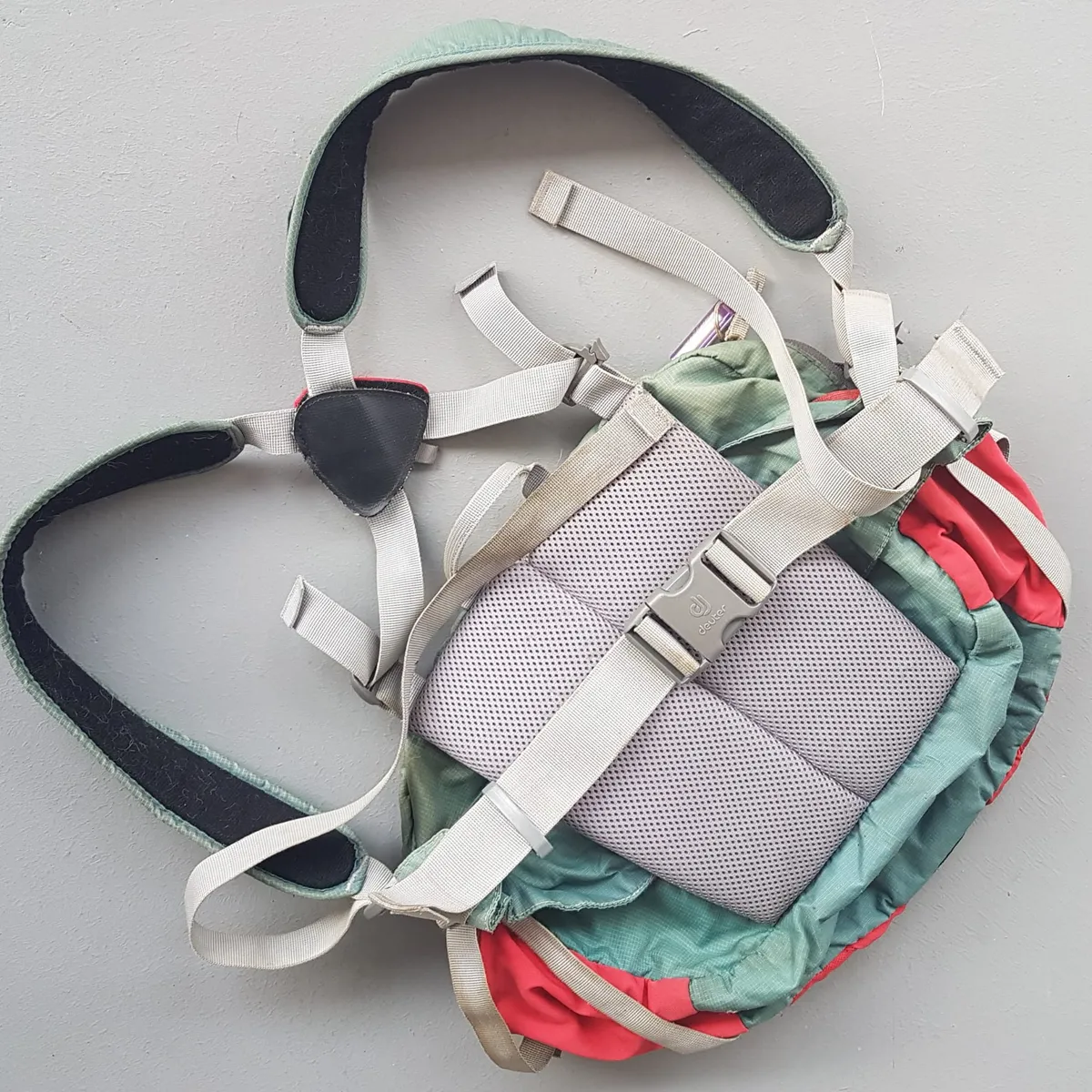 DEUTER Original Deuter X-Hippack L Shoulder Bag, Red & Lime Green Model, RETAIL $78, Fanny Pack, Waist Bag, Cool Backpack, X-Shaped Adjustable Shoulder Strap, Waist Buckle, Padded Mesh Back, Cosmopolitan, Travel Pack, Outdoor Gear, Hiking, Trekking, Cycling - Photo 7