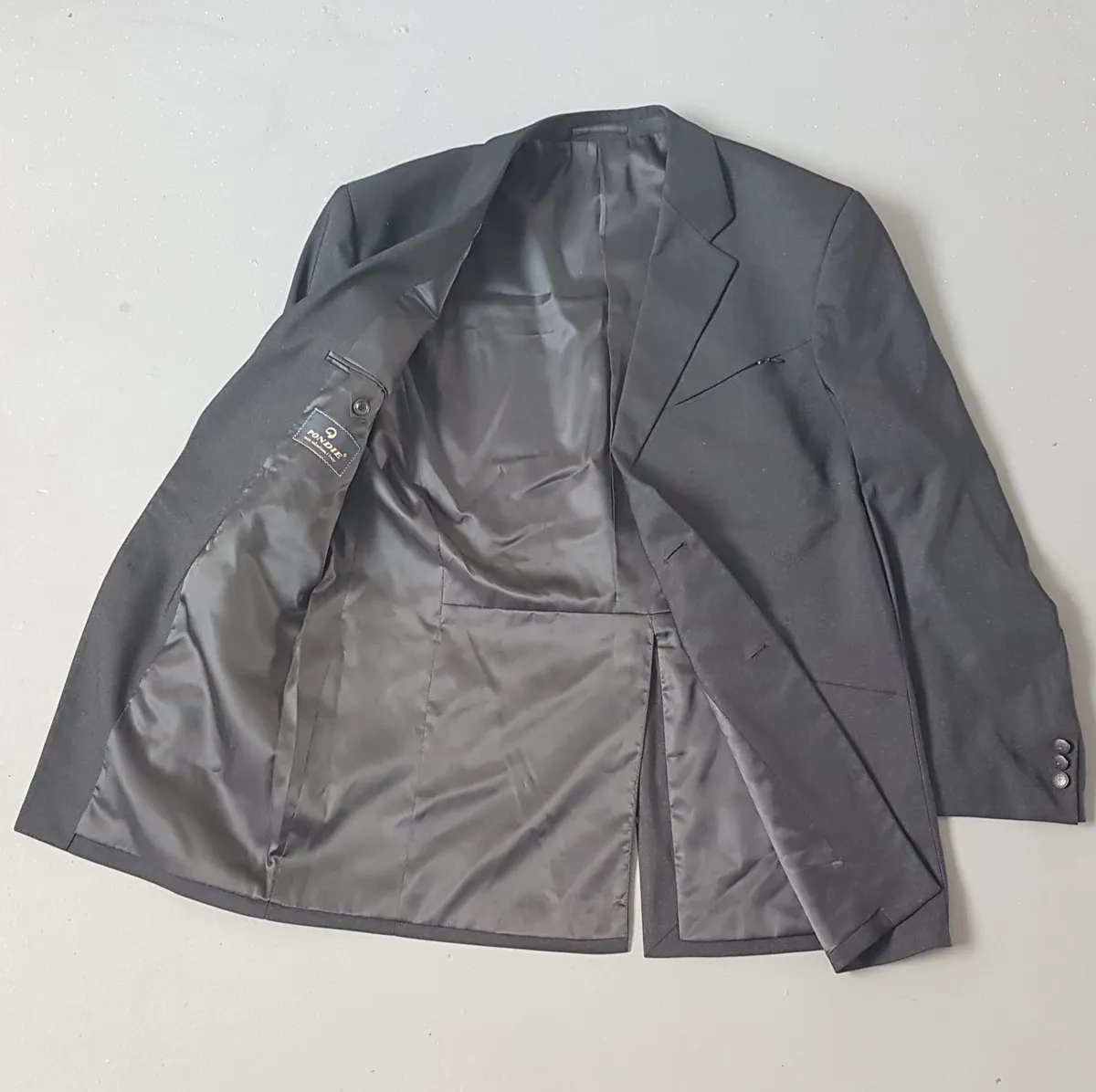 PONDIE PONDIE Men’s Collection, ITALIAN Black Tuxedo, Single Breasted Suits, Distinctive Western Styled Yokes, Angled Zippered Pockets, Classic Coat, Padded Shoulder, Two Front Buttons Blazer, LARGE Topcoat, Overcoat, Smart Office, Formal, Business Wear - Photo 7