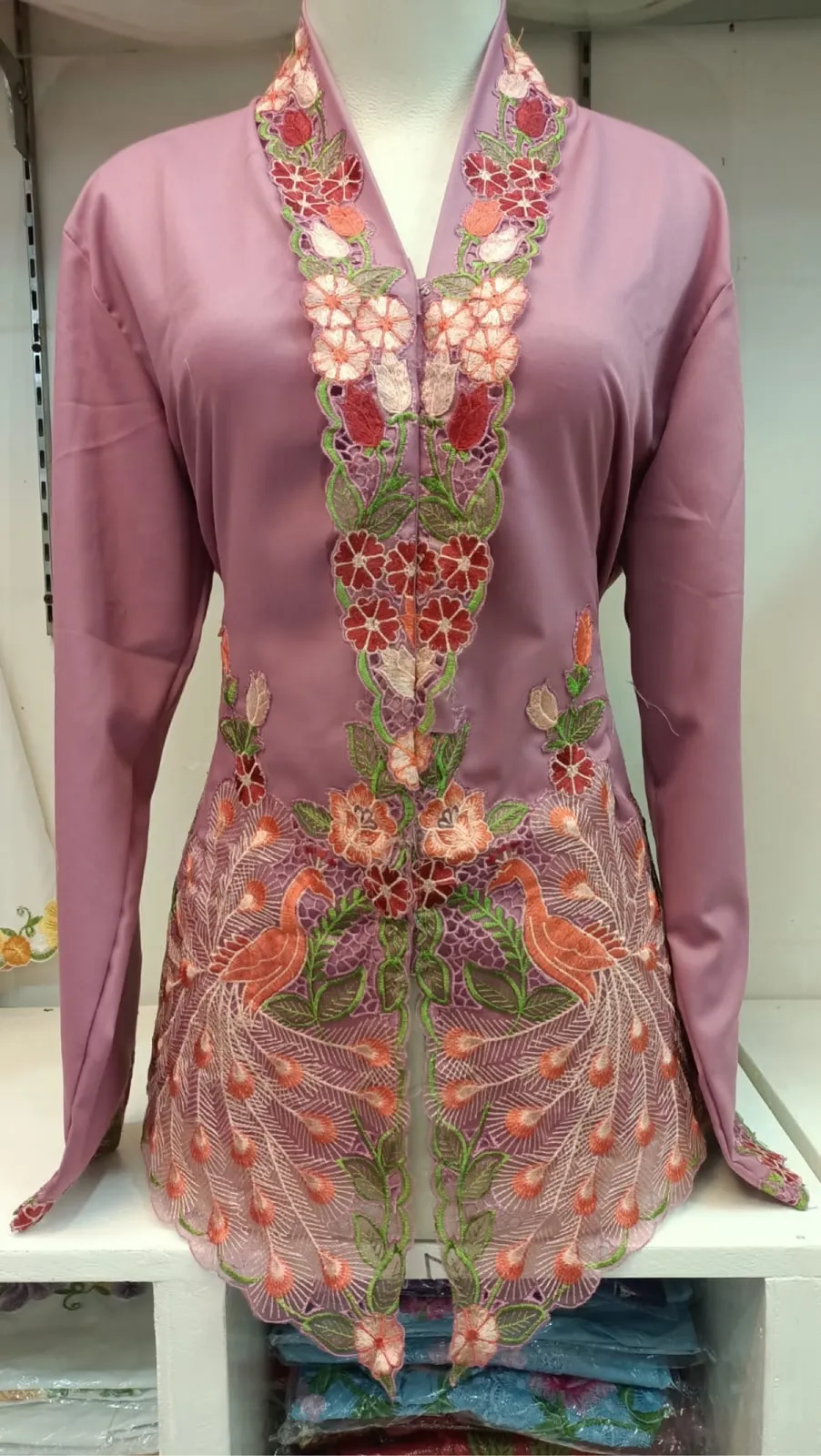Kebaya Embroidered Peacock - Photo 8