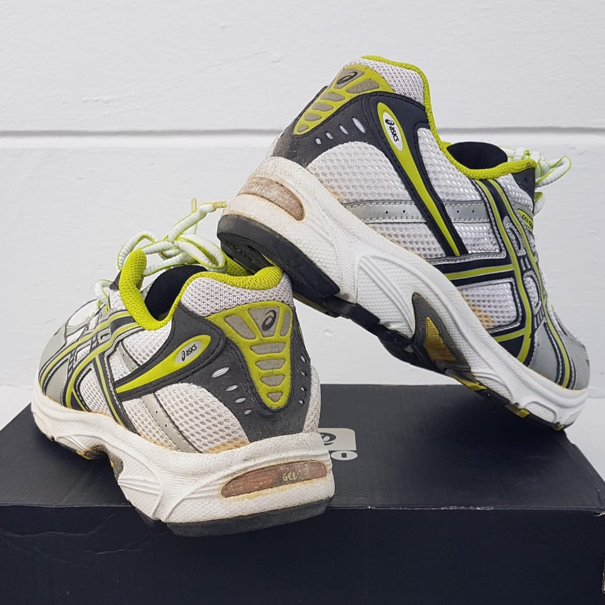 ASICS  Original Asics Designer Sneakers, JAPAN, Asics Gel-Kanabarra 4 SP, Cosmopolitan, Sleek White Running Shoes with Yellow Accents, ASICS® GEL-Kanbarra® 4, EUR 40, US 7, Sophistication, Streetwise, Pop Culture, Roadster, Cult Street Fashion, Active Lifestyle - Photo 5