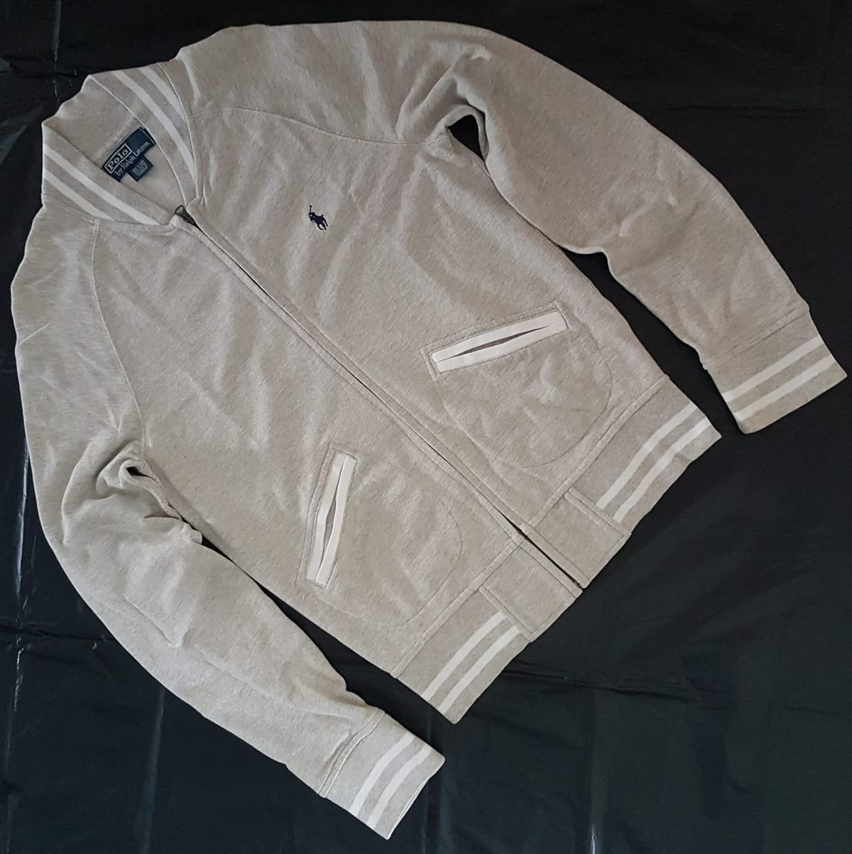 Polo by Ralph Lauren Retro Ralph Lauren Zipper Jacket, Cool Gray Coat, White Trim, Cosmopolitan, Sleek 2 Pockets Cardigan, Cool Sweatshirt, Jumper, Sweater, Essential Outerwear, Original Polo by Ralph Lauren, Pop Culture, Cult Street Fashion, Timeless Appeal - Photo 5